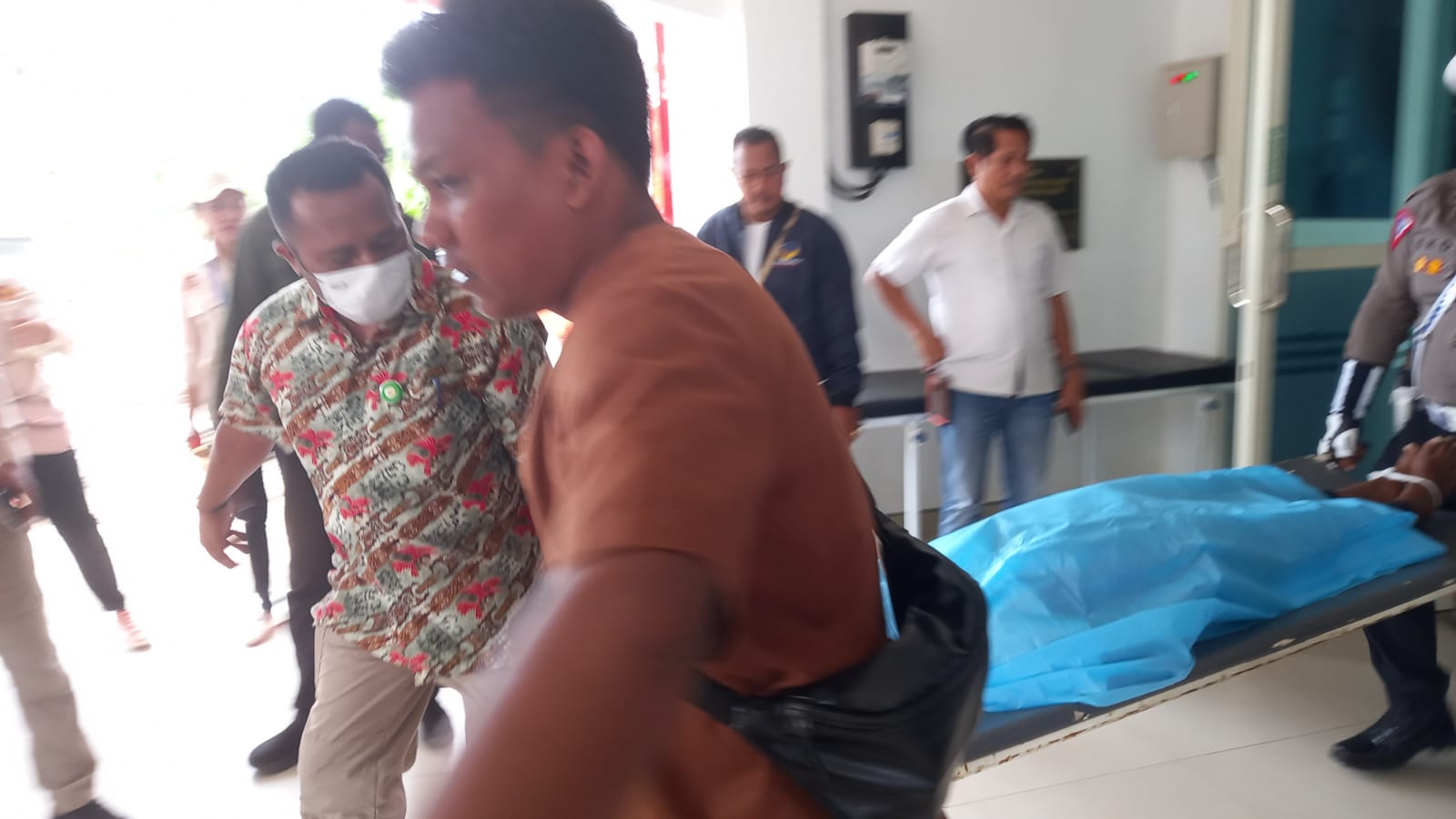 Korban meninggal dunia saat dibawa ke kamar jenazah di RSUD Merauke – Surya Papua/ Yulianus Bwariat