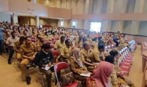 ASN di lingkungan Pemkab Merauke sedang mengikuti pertemuan bersama Bupati Merauke, Romanus Mbaraka – Surya Papua/Frans Kobun
