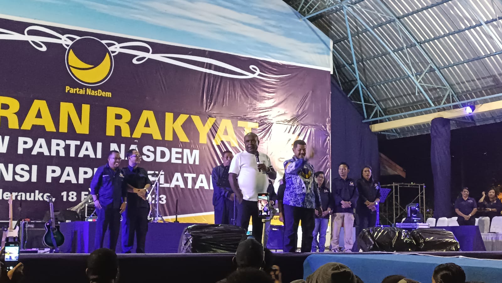 Bupati Merauke, Romanus Mbaraka sedang memberikan sambutan – Surya Papua/Yulianus Bwariat