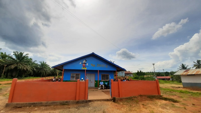 Bangunan TPA di Divisi 8 yang diresmikan sekaligus beroperasi menampung anak-anak – Surya Papua/IST