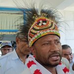 mandenas Anggota Komisi I DPR RI, Yan Permenas Mandenas – Surya Papua/Yulianus Bwariat