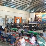 Puluhan pedagang sedang melakukan audiens bersama DPRD Merauke – Surya Papua/Yulianus Bwariat