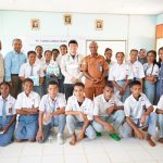Foto bersama siswa siswi SMKN 3 Boven Digoel bersama TSE Group – Surya Papua/ST