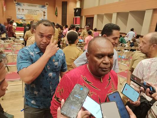 Bupati Merauke, Romanus Mbaraka – Surya Papua/Frans Kobun