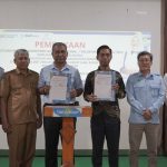 Foto bersama saat pembukaan pelatihan berbasis kompetensi untuk service motor – Surya Papua/IST