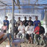 Foto bersama pihak perusahan dan masyarakat Kampung Kukurantap – Surya Papua/IST