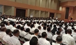 PNS dilingkungan Pemkab Merauke yang menerima SK dari Bupati Merauke, Romanus Mbaraka – Surya Papua/Frans Kobun