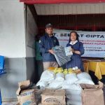 Bantuan yang diberikan PT Berkat Cipta Abadi kepada salah satu sekolah – Surya Papua/IST