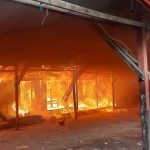 Kobaran api yang meluluhlantakan ratusan kios di Wanam – Surya Papua/IST