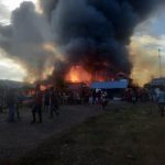 Ratusan kios dan toko di Waman dilalap jago merah tadi siang – Surya Papua/IST