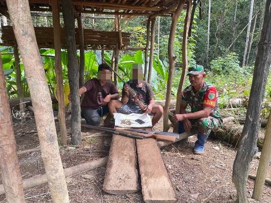 Senjata yang diserahkan mantan anggota TPNPB Kodap V Papua Selatan – Surya Papua/IST