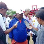 Bupati Merauke, Romanus Mbaraka berikan keterangan pers – Surya Papua/Frans Kobun