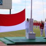 Pengibaran Bendera Merah Putih oleh Paskibra di Stadion Katalpal – Surya Papua/IST