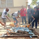 Pemusnahan ribuan blangko e-KTP di Kantor Disdukcapil Merauke – Surya Papua/Frans Kobun