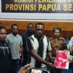 Penyerahan aspirasi secara tertulis kepada KPU Provinsi Papua Selatan – Surya Papua/IST