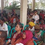 Para pedagang sedang mendengar arahan Bupati Merauke, Romanus Mbaraka – Surya Papua/Frans Kobun
