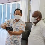 Bupati Merauke, Romanus Mbaraka saat bersama Menteri Dalam Negeri, Tito Karnavian – Surya Papua/Frans Kobun