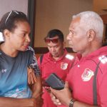 Kepala Dinas Pendidikan dan Pengajaran Kabupaten Merauke, Stefanus Kapasiang (kanan) – Surya Papua/Frans Kobun