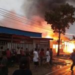 Kebakaran tiga rumah di Mandobo, Kabupaten Boven Digoel dua hari lalu – Surya Papua/IST