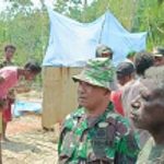 sertu satu Babinsa Tor yang merangkap tugas di Distrik Kontuar, Sertu Siaman – Surya Papua/Frans Kobun