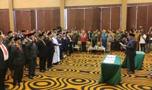 Pelantikan 33 anggota MRPS oleh Wakil Menrteri dalam Negeri, John Wempi Wetipo – Surya Papua/Frans Kobun