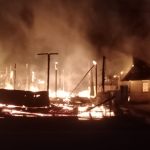 Rumah dan lima petak kios yang dilalap jago merah – Surya Papua/IST