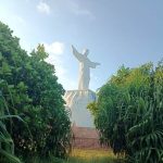 Tampak dari samping, Patung Kristus Raja di tengah Pulau Habe Kampung Wambi, Distrik Okaba, Kabupaten Merauke – Surya Papua/Frans Kobun