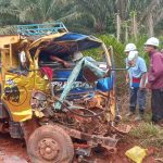 Truk mengalami rusak parah setelah terjadi tabrakan kemarin – Surya Papua/IST
