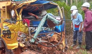 Truk mengalami rusak parah setelah terjadi tabrakan kemarin – Surya Papua/IST