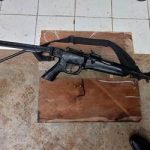 Senjata rakitan Laras panjang yang diserahkan salah seorang Warga warga di Distrik Sota- Surya Papua/IST