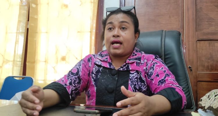 Ketua KPU Kabupaten Merauke, Rosina Kebubun – Surya Papua/Frans Kobun