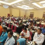 PPD dari 22 distrik dan perwakilan partai politik serta Muspida saat pembukaan pleno penghitungan surat suara tingkat kabupaten – Surya Papua/Frans Kobun