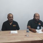 Ketua Bawaslu Kabupaten Merauke, Agustinus Mahuze didampingi Tim Gakkumdu sedang memberikan keterangan pers kepada sejumlah wartawan. Tampak dari kiri Kasi Pidum Kejaksaan Negeri Merauke, Willy Ater, Sakharias Waingai (Komisioner Bawaslu), Agustinus Mahuze (Ketua Bawaslu) dan sebelah kanan Kanit Pidum Satreskrim Polres Merauke, Aiptu Karel Leunupun - Surya Papua/Frans Kobun