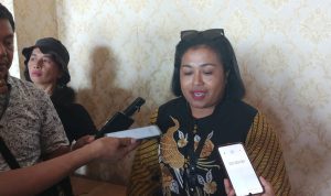 Ketua KPU Kabupaten Merauke, Rosina Kebubun – Surya Papua/Frans Kobun