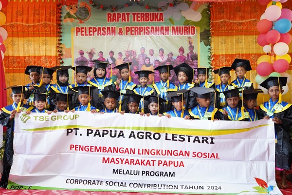 Murid- murid PAUD Cendrawasih yang telah berhasil menyelesaikan pendidikan jenjang PAUD- Surya Papua/IST