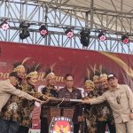 Pelaksanaan lounching Pilgub Papua Selatan yang ditandai penekanan tombol serta pelepasan balon di Kapsul Waktu Jumat 10 Mei 2024 – Surya Papua/Frans Kobun