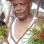 Bacabup Merauke, Obeth Rumetna saat mengenakan atribut adat – Surya Papua/IST