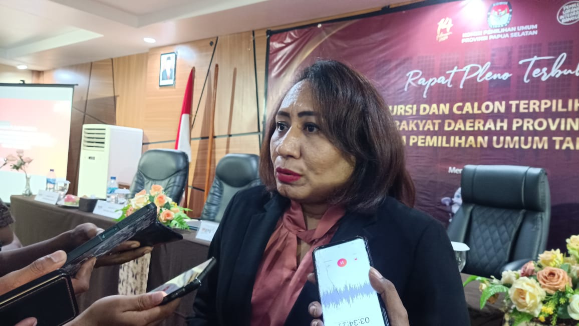 Ketua KPU Provinsi Papua Selatan, Theresia Mahuze – Surya Papua/Frans Kobun