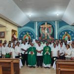 Foto bersama pengurus Dewan Pastoral Paroki Santa Theresia Buti usai misa dan pelantikan di Gereja St. Theresia Buti- Surya Papua/Frans Kobun