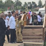 Bupati Merauke, Romanus Mbaraka sedang memberikan penjelasan kepada Presiden RI, Joko Widodo – Surya Papua/Frans Kobun