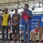 Pernyataan sikap yang dibacakan perwakilan masyarakat Asmat memberikan dukungan kepada Romanus Mbaraka-Albert Muyak – Surya Papua/Frans Kobun