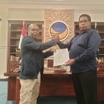 B1KWK Partai NasDem yang diterima Romanus Mbaraka-Albert Muyak untuk maju bertarung dalam Pilgub Papua Selatan – Surya Papua/Frans Kobun