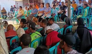 Suasana pertemuan sekaligus dialog bersama Calon Gubernur-Wakil Gubernur Papua Selatan, romanus Mbaraka-Albert Muyak – Surya Papua/Frans Kobun