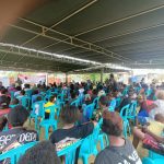 pilih 1 Calon Gubernur-Wakil Gubernur Papua Selatan, Romanus Mbaraka-Albert Muyak sedang pertemuan dengan ratusan masyarakat – Surya Papua/Frans Kobun