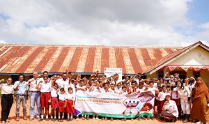 Foto bersama siswa-siswi usai pemberian materi oleh PT PAL, anak perusahan TSE Group – Surya Papua/IST