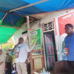 Calon Gubernur Papua Selatan, Romanus Mbaraka didampingi wakilnya sedang lakukan kampanye di Mur – Surya Papua/Frans Kobun