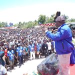 Calon Gubernur Papua Selatan, Romanus Mbaraka sedang melakukan kampanye di Lapangan Krida Kepi, Kabupaten Mappi – Surya Papua/Frans Kobun