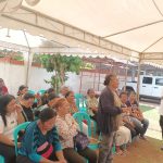 Perwakilan anak cucu guru perintis sedang berbicara saat pertemuan bersama Calon Gubernur-Wakil Gubernur Papua Selatan, Romanus Mbaraka-Albertus Muyak – Surya Papua/Frans Kobun