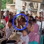 Lajumat Hoki menangis karena merasa telah dibantu oleh sahabat dekatnya Romanus Mabraka hingga menjadi polisi – Surya Papua/Frans Kobun