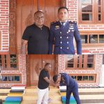 raih-- Masaro Glen Mahuze saat beetemu Bupati Merauke, Romanus Mbaraka yang juga Calon Gubernur Papua Selatan beberapa waktu lalu – Surya Papua/Frans Kobun